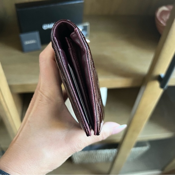 ✨RARE✨Chanel Burgundy Quilted Patent Leather Brilliant Wallet - FULL SET - Picture 7 of 14